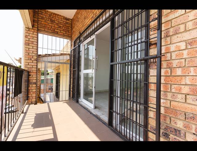 55M² BUSINESS CENTRE TO LET IN WESTCLIFF